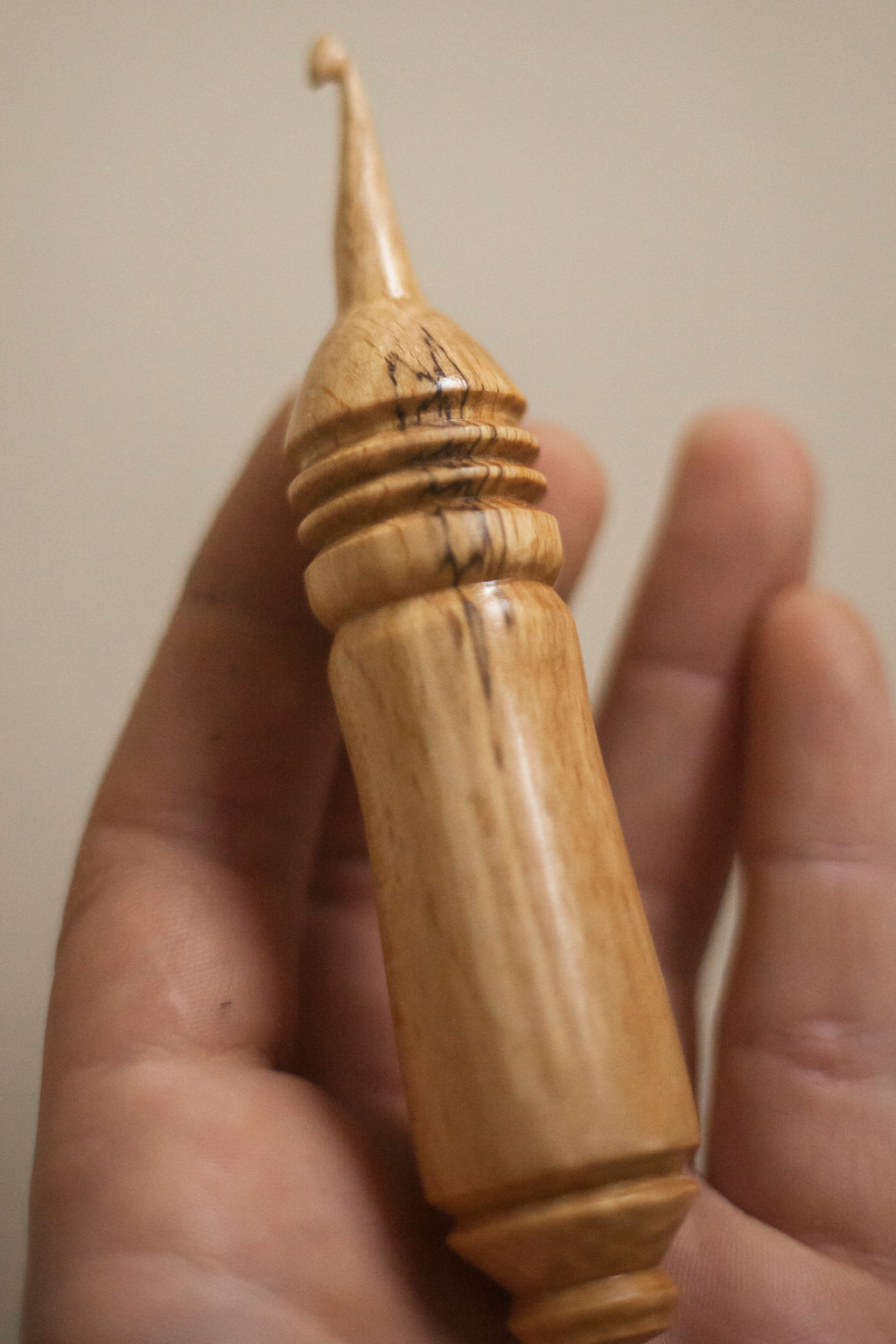 Crochet Hook : Turned Beech Hook size 4mm