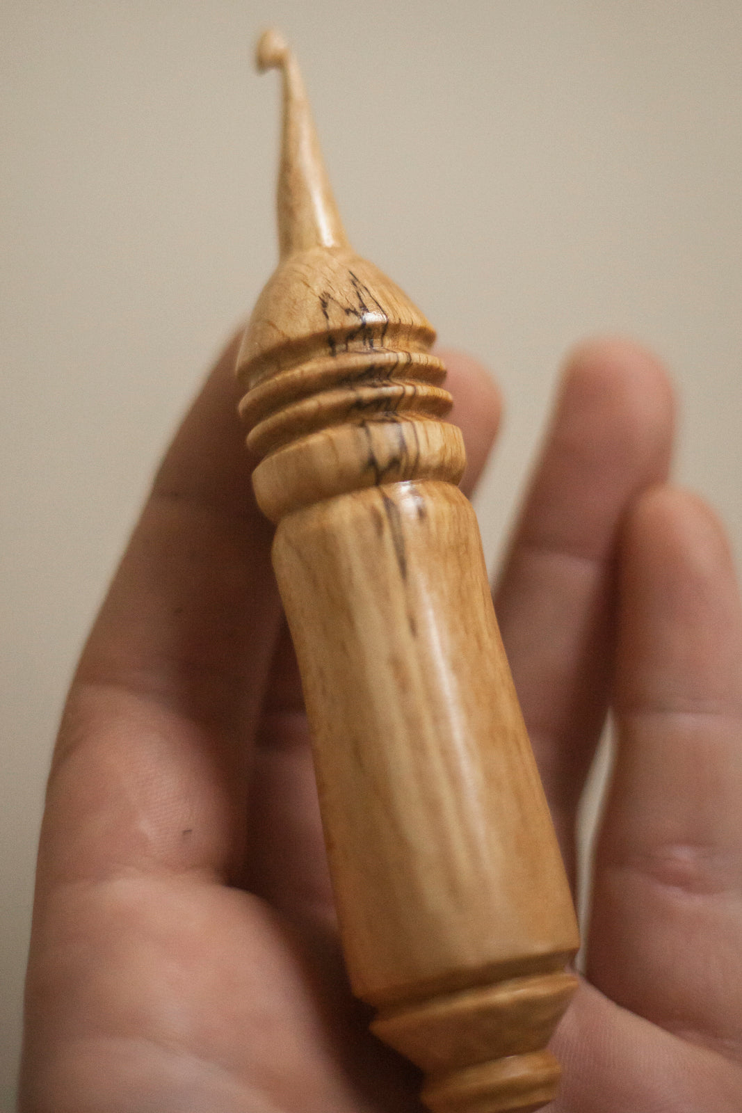 Crochet Hook : Turned Beech Hook size 4mm